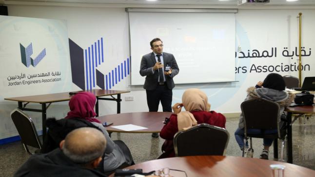 الدكتور المعتصم درويش من جامعة الشرق الأوسط MEU  يقدِّم ورشة عمل بعنوان:” مقدمة في كتابة ورقة بحثية علمية “