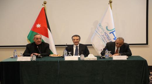 جمعية الفنادق الأردنية” تستقبل وزير السياحة والآثار وتضع جملة من المطالب أمامه