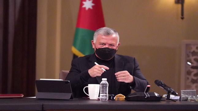 الملك يواصل لقاءاته بشخصيات من محافظات عدة