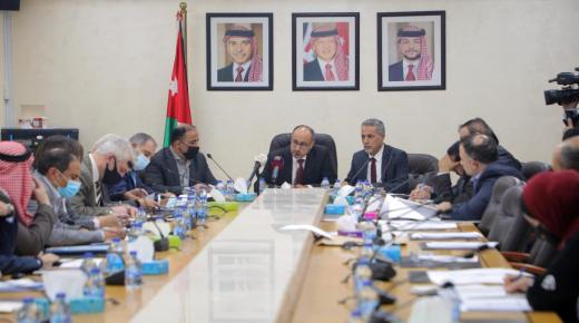 القطامين يبحث مع العمل النيابية تحديات كورونا وتنظيم السوق