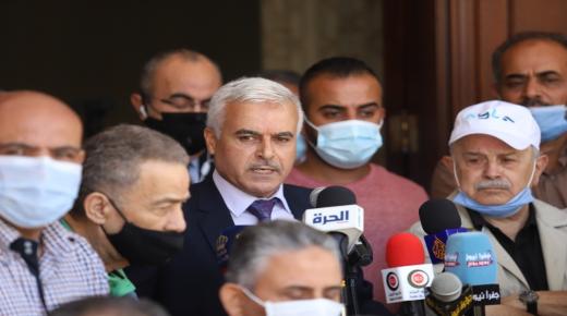 “الصحفيين” تطالب بإسقاط الاتفاقيات مع “إسرائيل” وتحيي المقاومة الفلسطينية-(صور)