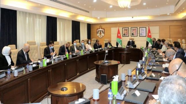الخصاونة يترأس الاجتماع الأول للجنة التوجيهية لمراجعة وتطوير استراتيجية قطاع النقل الوطنية