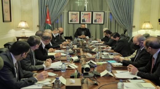 رئيس الوزراء يشدد على ضرورة الالتزام بتنفيذ أوامر الدفاع