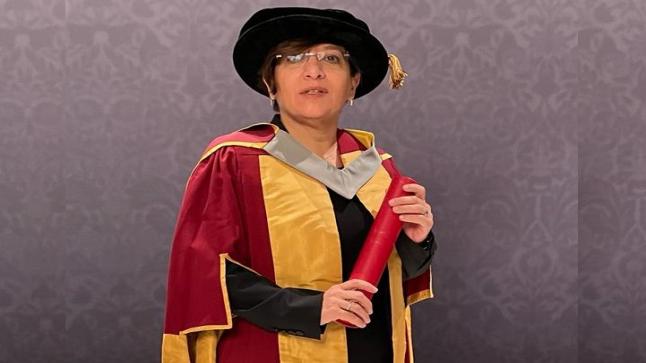 جامعة بريطانية تمنح الزميلة فرج شهادة الدكتوراه الفخرية