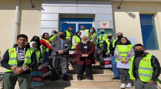 عمادة شؤون الطلبة توزع أغطية صوفية على 28 أسرة مستورة في زيزيا