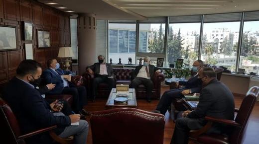 بحث التعاون بين التدريب المهني والأردني للتصميم والتطوير