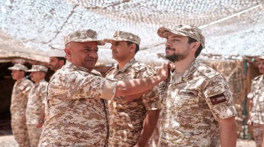 صدرت الإرادة الملكية السامية بترفيع سمو الأمير الحسين بن عبدالله الثاني، ولي العهد، إلى رتبة رائد في القوات المسلحة الأردنية – الجيش العربي