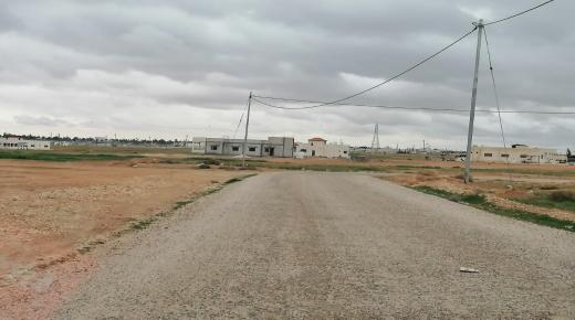 من المسؤول عن نقص الخدمات في الغدير الأخضر في محافظة المفرق .؟؟؟؟