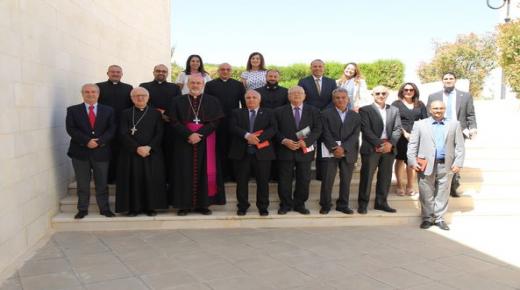 غبطة البطريرك بييرباتيستا بيتسابالا يزور الجامعة الأميركية في مادبا – شاهد الصور