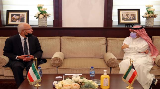 نقيب المهندسين يلتقي السفير الكويتي ويبحث توفير فرص عمل للمهندسين