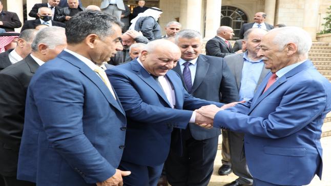 العيسوي يلتقي شيوخا ووجهاء من محافظة عجلون