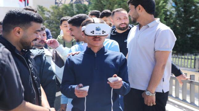 طلبة “الشرق الأوسط” يخوضون تجربة محاكاة قيادة وفرتها إدارة السير والشرطة المجتمعية