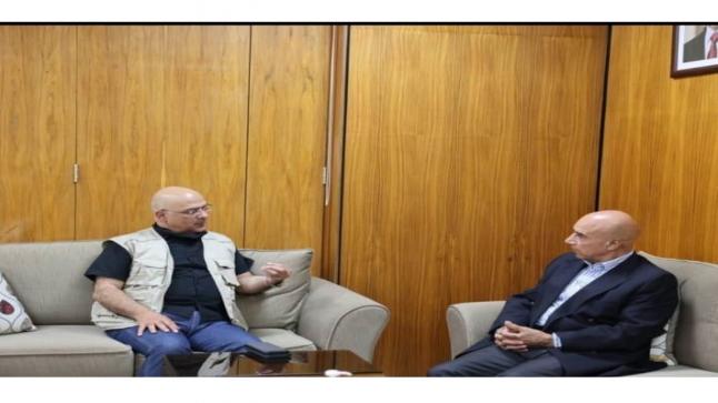 الرئيس التنفيذي لـ” إدارة الاستثمارات الحكومية ” يزور مصانع ” البوتاس العربية ” في منطقة غور الصافي