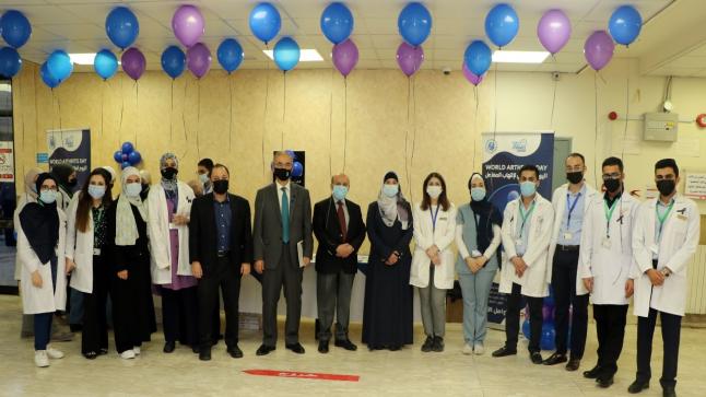 محاضرة توعويّة حول “التهاب الفقار اللاصق” في مستشفى الجامعة الأردنية