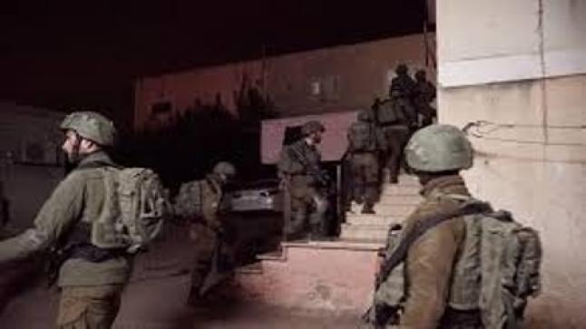 الاحتلال يعتقل 22 مواطنا من الضفة