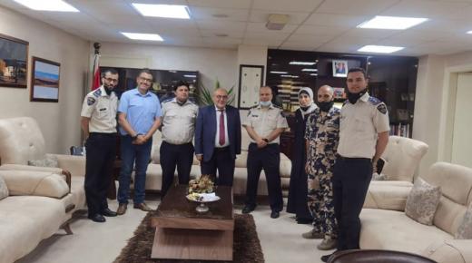 وفد من دائرة الجمارك يزور الجامعة الهاشمية ويطلع على تجربة الحرم الجامعي الذكي