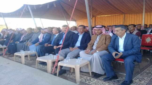 اجتماع حاشد في منزل النائب المساعيد دعماً لمطالب ابناء البادية الشمالية ( صور)