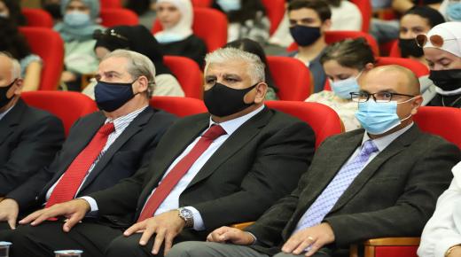 الجامعة الاميركية في مادبا تستقبل المئات من طلبتها الجدد في يوم حافل ومميز في مسيرة الجامعة.