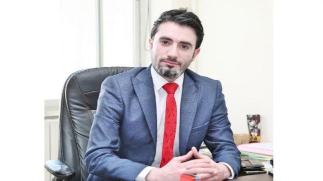 الرياحي يكتب : الديوان الملكي .. من قلعة حصينة إلى بيت مشرع الأبواب ، واسألوا العيسوي والحجايا !