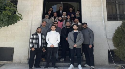 جامعة الزرقاء تنظم زيارة طلابية لوحدة مكافحة الجرائم الإلكترونية