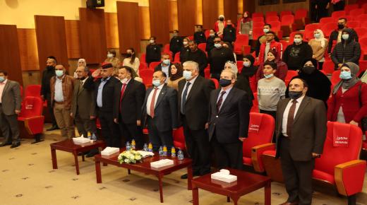 محافظ مادبا يرعى ندوة توعوية حول “مناهضة العنف ضد المرأة” نظمتها الجامعة الامريكية في مادبا