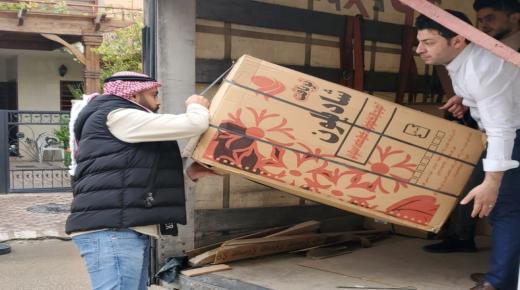 هاني الاصفر وعبد الرحمن الاصفر : ينفذون حملة توزيع مواد غذائية ومعونة الشتاء عن روح والدهم – صور وفيديو