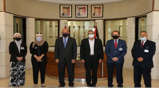 جامعة الشرق الأوسط تبحث سبل التعاون مع “تنمية وتطوير المهارات”