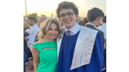 ديما فراج تهنئ نجلها سمير بمناسبة تخرجه