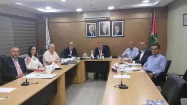 بحث خيارات دفع رواتب الأطباء المتقاعدين