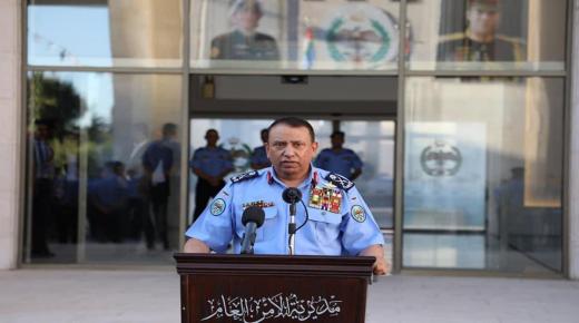 مدير الأمن العام يوعز ببناء ثلاث خيام مجهزة ومكيفة لاستقبال المسافرين عبر جسر الملك حسين