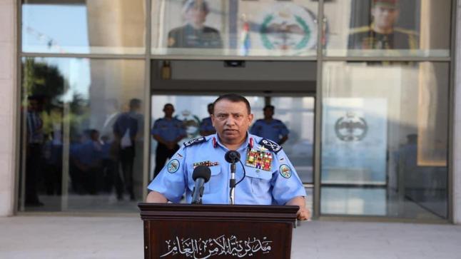 مدير الأمن العام يوعز ببناء ثلاث خيام مجهزة ومكيفة لاستقبال المسافرين عبر جسر الملك حسين