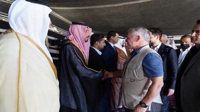 الملك يزور البادية الشمالية ويلتقي شيوخا ووجهاء وممثلين عن المجتمع المحلي