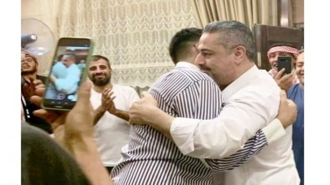 عمدة الزرقاء المهندس عماد المومني يهنيء نجله “محمد” بمناسبة النجاح بالثانوية العامة 