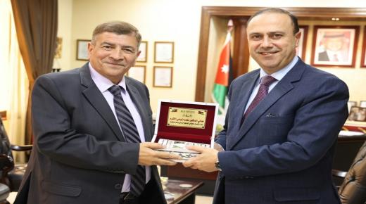 المومني من جامعة الزيتونة يدعو الجامعات إلى استثمار دورها في تشكيل الوعي السياسي للطلبة