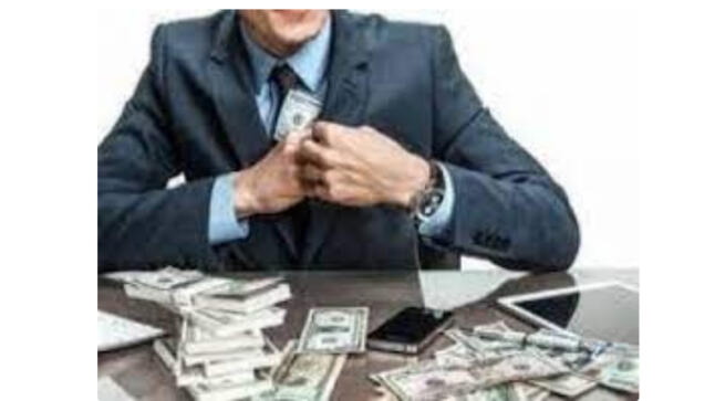 اختلاس أموال مودعين من أحد البنوك الشهيرة من قبل ثلاثة موظفين