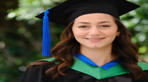 تهنئة للمهندس غسان الراميني بمناسبة تخرج ابنته دينا بمرتبة الشرف من كلية الطب بجامعة Pécs