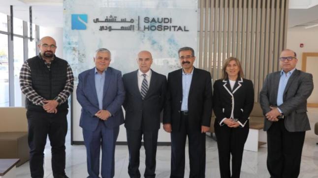 وزير الاستثمار والصايغ يزوران مبنى مسشتفى السعودي بالعاصمة عما
