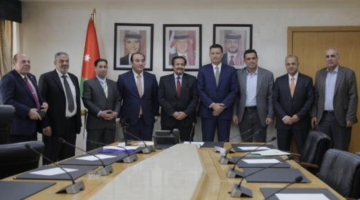 “رئيس مجلس النواب بالإنابة” يلتقي نقيب وأعضاء نقابة المقاولين