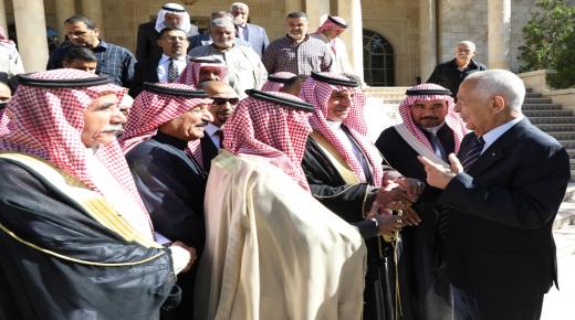 خلال لقائهم رئيس الديوان الملكي وجهاء وممثلو مؤسسات مجتمع مدني من عمان ومعان يثمنون جهود الملك لوقف الحرب على غزة