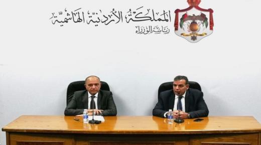 إيجاز صحفي لوزيري الإعلام والصحة، ومدير الخدمات الطبية الخامسة مساء