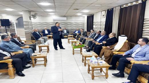 رئيس استشاري الميثاق يحاور عدد من أبناء المحافظات والبوادي حول قانوني الانتخاب والاحزاب