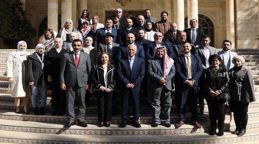 رئيس الديوان الملكي يلتقي أعضاء مبادرة (إحنا المستقبل) ووفدا من شباب “كلنا الأردن”