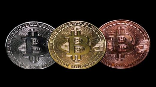 بتكوين تواصل الهبوط وتنخفض إلى 12.1%