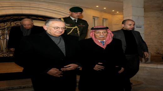 مندوبا عن الملك وولي العهد.. العيسوي يعزي عشيرة آل حجازي