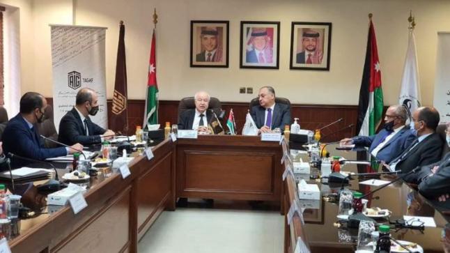 مذكرة تفاهم بين ” النزاهة ومكافحة الفساد ” وملتقى طلال ابو غزالة