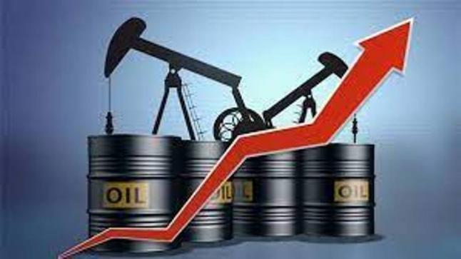 أسعار النفط تقفز 7% بعد قرار أوبك بلس بخفض طوعي للإنتاج