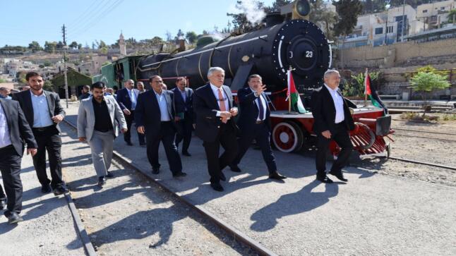 وزير النقل يزور مؤسسة الخط الحديدي الحجازي