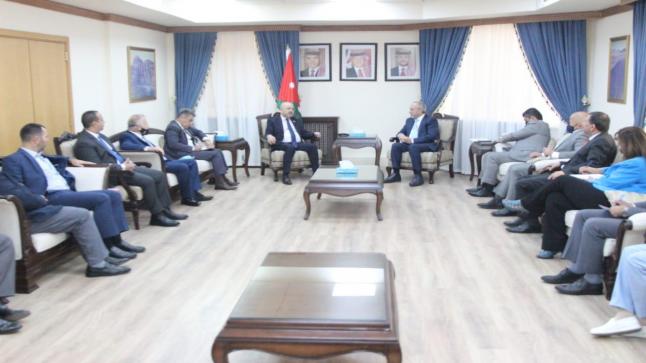 العذاري يلتقي لجنة الشؤون الخارجية في مجلس النواب الأردني