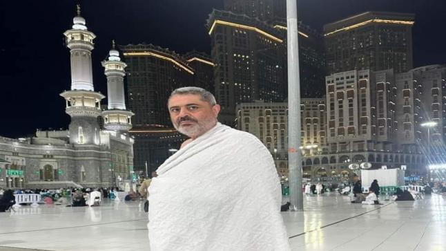 رئيس بلدية الزرقاء المهندس عماد المومني يؤدي مناسك العمرة