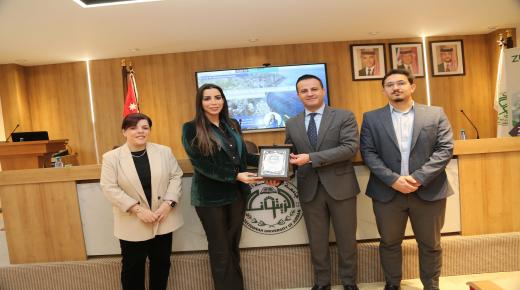 ندوة في كلية الصيدلة في الزيتونة بعنوان ” التميز في سلامة الغذاء، نظرة عامة على معايير ISO “